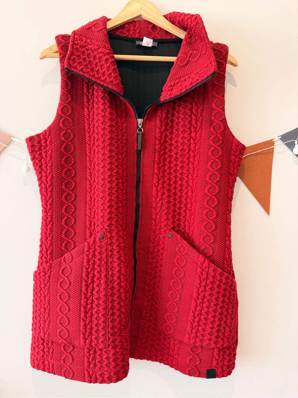 Dolcezza Red Cable-Knit Zip Vest with Collar